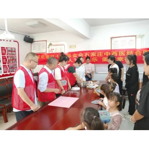 双节临近，我院携手汇文街社区居委会举办“手工月饼”趣味活